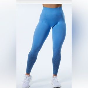 Alphalete Amplify Ombré Leggings in the color Blue Moon